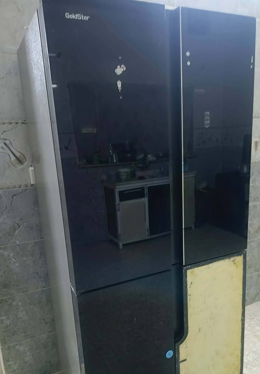 ثلاجة بابين شرط الشغل سعر ٣٥٠الف وبيه مجال مكلف ‏‪***********‬‏بالنشر اتصل على الرقم
