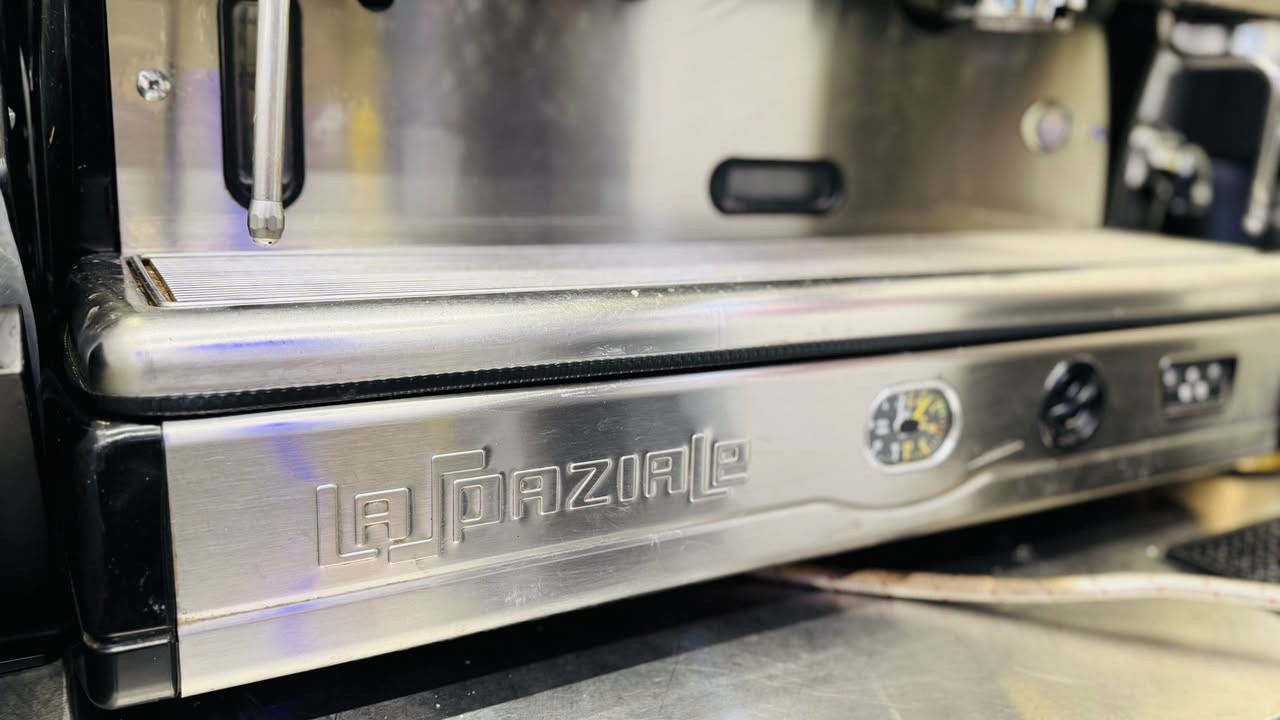 للبيع مكينة باريستا
la spaziale s5
ايطالية مستعملة قليل كلش قوية جداً جداً
نظافتها واضحة بالصور
السعر 18$ ورقة
فيديو الها بنهاية البوست
العنوان بغداد الدورة
***********
