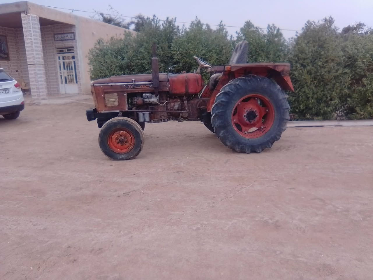 السلام عليكم مكينه عنتر البيع موديل 88مكفوله كفالة عامه شرط محرك بل كارتون بم جديد هودرليك جديد كير جديد مقدم راديتر جديده كيج حماوه، السعر ب3وبيهى مجال العنوان بابل رقم الهاتف  ‏‪***********‬‏
