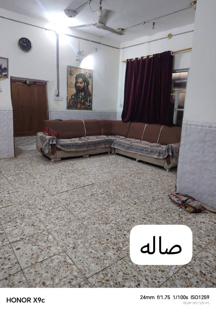 بيت للبيع قرب شارع الحمام***********
