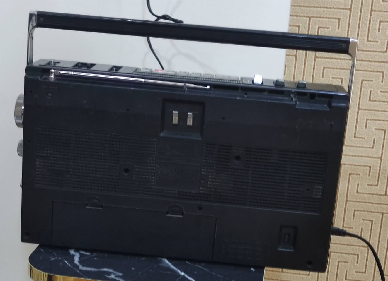 سلام عليكم مسجل راديو ناشانول للبيع نقص فقط قبق كاسيت باقي الشرح داخل الفيديو واتساب *********** يوجد خدمة توصيل لجميع المحافظات
