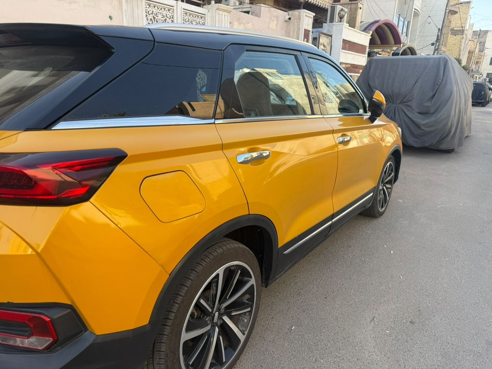 السلام عليكم سياره فاو بيستون t77 السياره فول موصفات الاخير السياره اقساط باقيلهه سنه وصير حره استقطاع فوري من الماستر السياره جديده
بصنه تشغيل 
بنراما طكتين 
مري قابل الطي 
كشنات جلد رياضي 
ماشيه ٦٣ الف 
فول تحكم استيرن 
قطعتين تبريد 
تصعيد الجام والبنراما عنده تقفيل السياره 
رقم بغداد البيع فقط مكان السياره بغداد *********** 
السعر ١١٠ وبيه مجال بسيط
