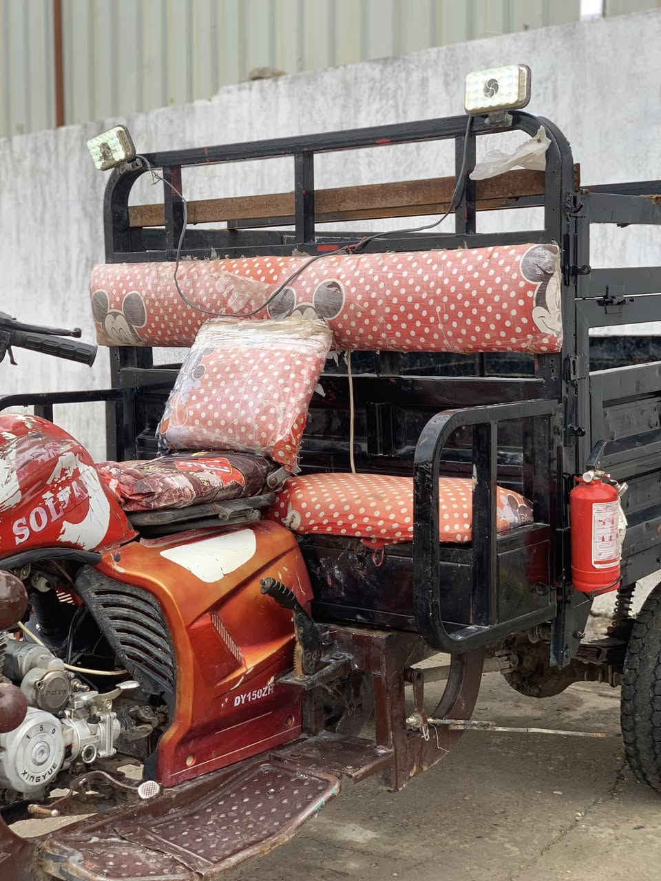 السلام عليكم ستوته دايوان للمراوس ب ستوته او موطور رياعي أربع تايرات العنوان العلم ***********
