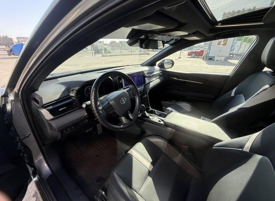 سلام عليكم للبيع تايوتا كامري هايبرد مديل se ples (2025)
بسمي مجددها ٢٠٢٩ رقم بغداد دولي 
ماشية ٢٠ الف كيلو وليس ميل
السيارة بدون حادث 
السيارة ليبل واحد اي قطعة مامبدلة بيها 
بدون قطرة صبغ ولا ايرباك 
مواصفات فول واحد على واحد
فتحة 
بصمة
تبريد قطعتين
سايد بريك كهرباء
٥ انظمه قيادة
اوتو هولد 
قيادة الية 
شاشة كبيرة مو صغيرة 
عينة دجتل ٣ اشكال تتغير 
تيبسي شحن
فول تحكم استيرن
تدفئة استيرن
شفتات استيرن
ردار امامي خلفي 
توقف ذاتي
اشاير بالمراية
هيتر مراية جانبية وجام خلفي 
كامره دوارة 
تخم تاير دلوب اصلي 
سبير مانازل وعدتها وكتلوكات بعدهم مسلفنات
سيارة اقتصادية بشكل وسريعة جداً 
وبالعافية على الي ياخذها 
سعر السيارة:💵200 وبيها مجال للشراي ويدلل
رقم الهاتف : 📱***********
