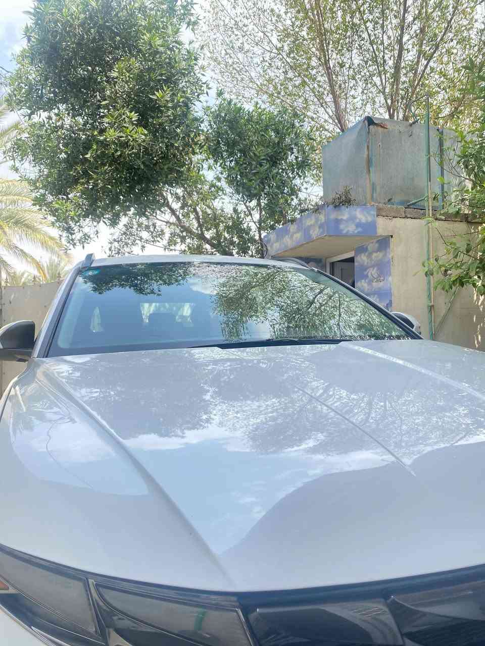 سلام عليكم
توسان موديل 22 
مواصفات1/1
 رادارات جانبيه خلفيه وأماميه 
فور ويل دفع رباعي 
هايبرد سياره جديده 
استفسار أكثر اتصل 📞 ***********
