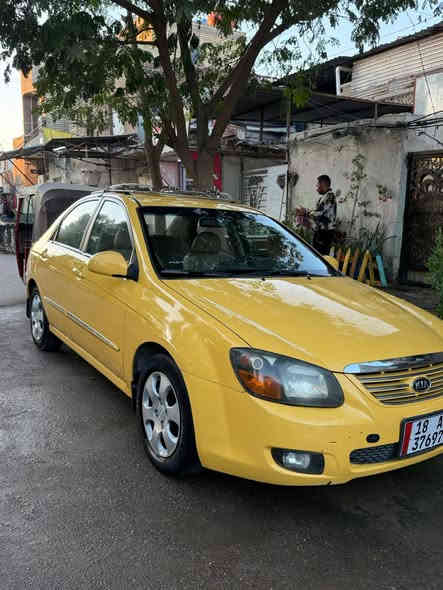 السلام عليكم سيراتو 2008 كير عادي مكينه 2000 دوش السعر ٦٨ و بيه مجال قليل مكاني بغداد الشعله ***********
