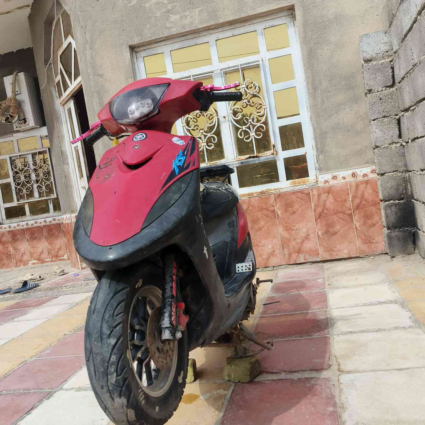 سلام عليكم دراجه ماكس عدله لبيع دراجه كلهء بلديه من طول لطول تزويد خارجي شي قليل كفرات بلدي مختمه ختم واحد تجي وتشوف بعينك  عوزه بس باتري لا كثر ولا قل ب600 وبيهء  مجال البصره قضاء الدير رقمي بي وتساب ***********
