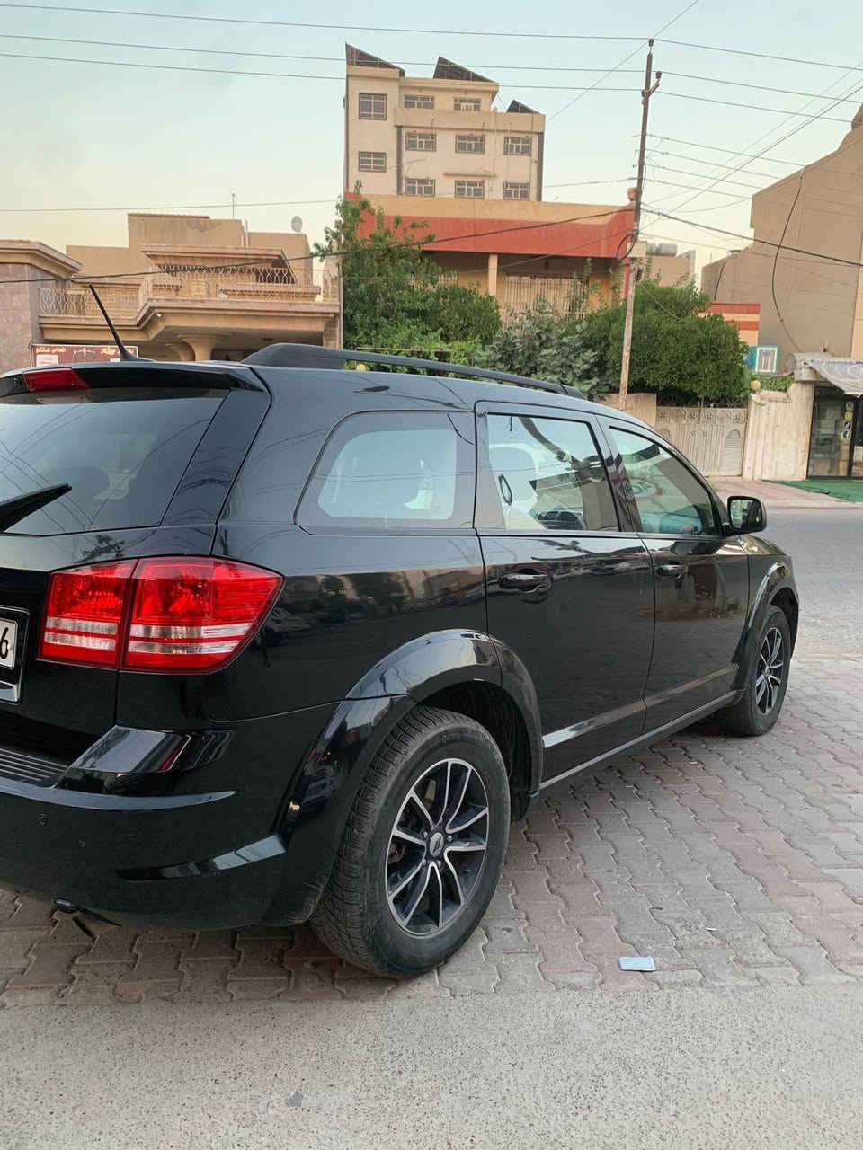 سلام عليكم 
عشاقة جماهير للبيع 
دوج جورني 2018 
سيارة عائلية واعتمادية 
سبع راكب 
اربعة سلندر 2.4L مفتوح 
ماشي 125 الف كم 
بونيت صبغ + ٣ مكانات تعديل بارد 
بيها دوخل رأس شاصي ايرباك سستم 
رقم اربيل دولي سنوية جديدة
سـعـر مـنـاسـب: 105$ بس 
للبيع فقط بدون مراوس 
عنوان اربيل
للاستفسار والتواصل واتساب *********** أربيل, العراق

