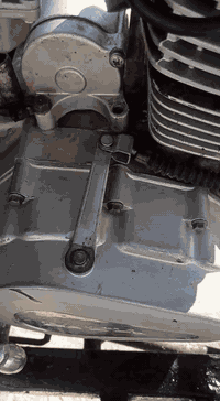 البيع مكاني براكيه مستعجل على بيعته موديل 2007 باب ول السعر 1100. وبيه مجال الشراء يتصل *********** 🖐️
