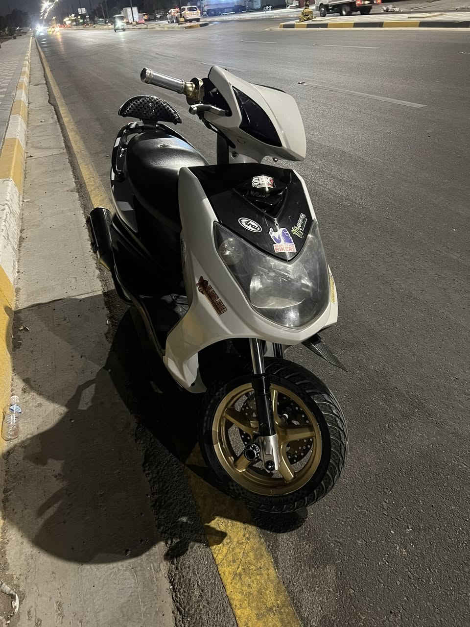 السلام عليكم
سكنز فحل للبيع 

مكينه بلادي بس تزويد خارجي 

1_صدر رياضيGGMS

2_دبلات خلفيه رياضي 

3_صالنصه ستيل 

4_بيها شيال مكينه مختلف

5_يدات بريك

6_ عضمه سكليتر ncy 

7_فلاوينRPM

8_هاوزن رياضي 

9_تجوه 

10_جاملغ كاربون فايبر 

11_كلجات رياضي مختلفات 

12_قبق هندر رياضي 

بعد بيها هواي غراض مذكرته 

مكاني بغداد بلديات 

تفاصيل اكثر خاص او اتصل ***********
