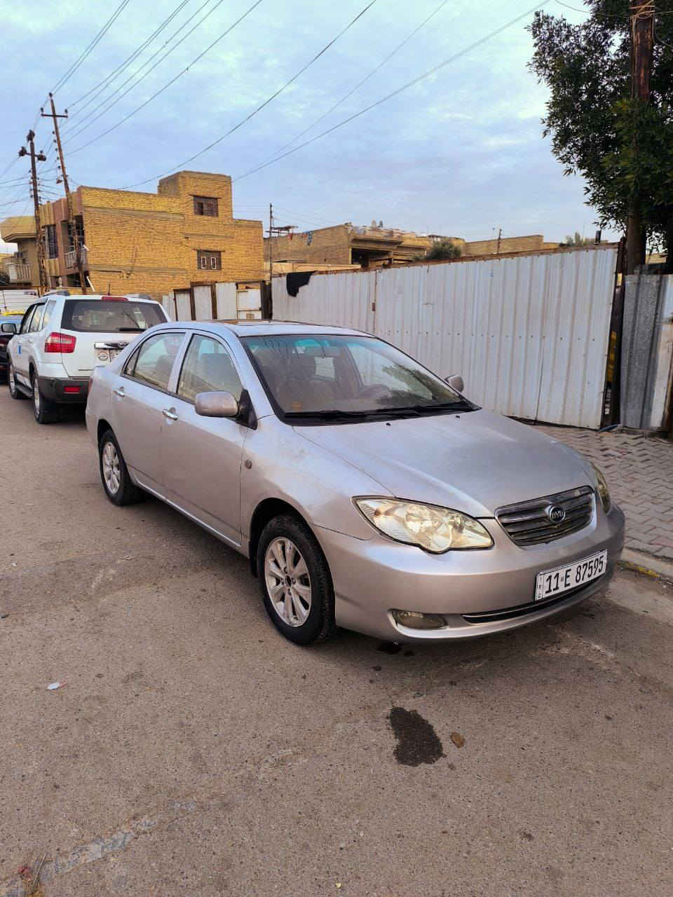 السلام عليكم بي وايدي f3 رقم بغداد بأسمي رقم دولي مديل 2013 كير عادي مكان سيارة بغداد مكينه لانسر هسه شادها جديدة تخم تاير وصدر امامي وخلفي كلة جديد سيارة خير من الله مابيها نقص اي شيء وكفاله عامة من جميع نواحي فقط جراد خفيف وصبغ لهلالات الخلفية  فقط ولباقي كله كفالة سعرها ٥٧ وبيها مجال الاتصال على هذا رقم *********** وغير متواجد عل فيس
