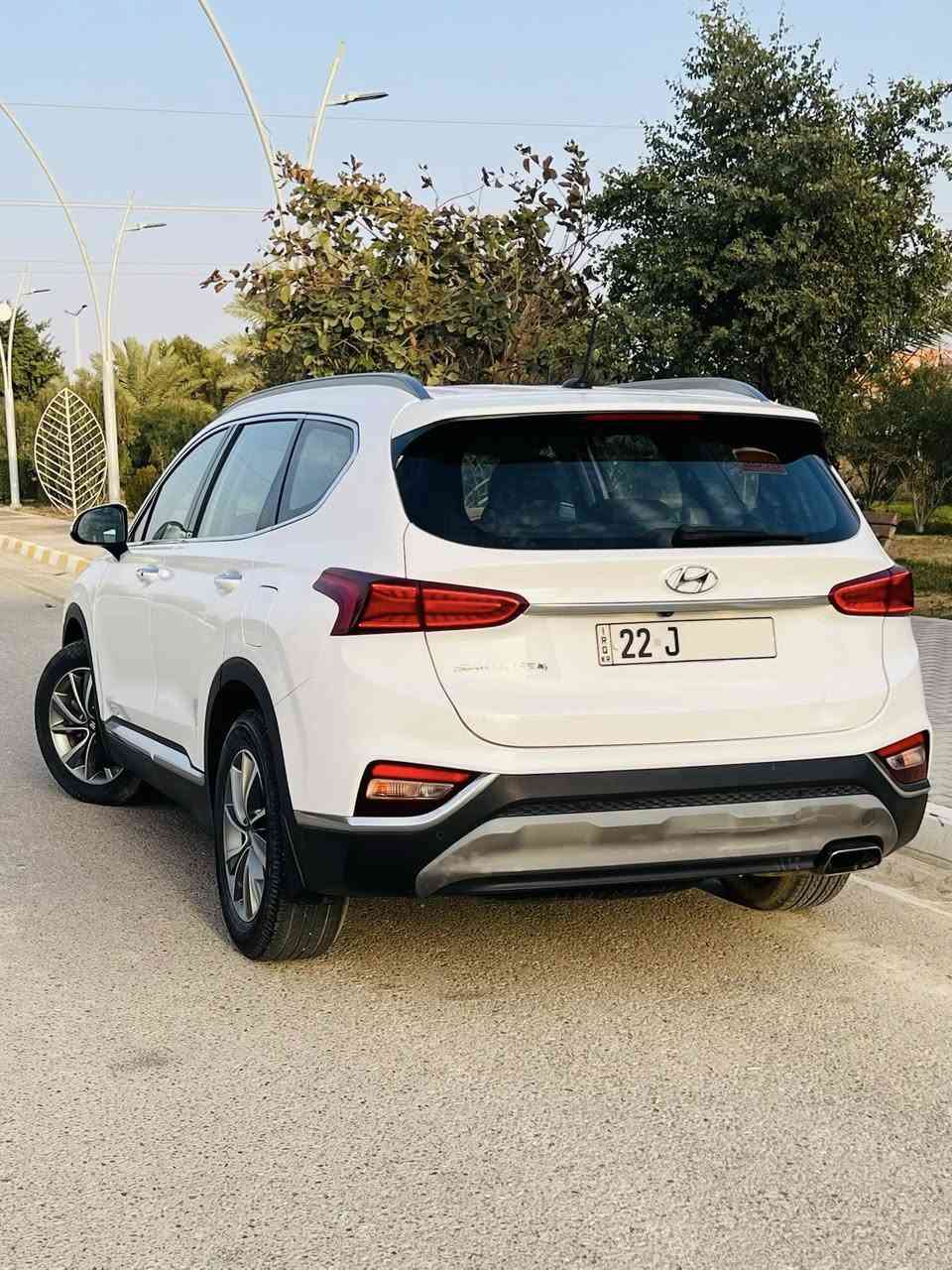 السلام عليكم
سنتافي 2019 خليجي للبيع 
 
فول مواصفات ١/١ فقط بدون بنوراما 

٤ سلندر  ٢٥٠٠ المرغوب
٧ راكب 
تبريد ٣ قطع 
بصمه تشغيل 
بصمه ابواب 
لايت زنون 
حاجب زنون 
بك لايت بيانو 
انتره ترحيب بالمري  واليدات 
مرايا شفط 
تبريد بيانو 
تبريد منفصل 
٣ وضعيات قياده 
كشنات كهرباء 
بردات خلفيه بلاد 
وبعد هواي مواصفات 

سياره مكفوله  فقط اقل الشبر بجاملغ 
رقم اربيل باسمي 

السعر اتصل 
***********
