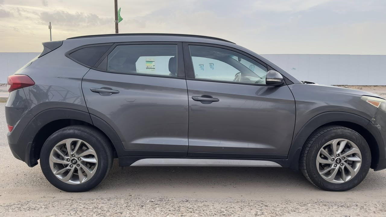 توسان 2018 امريكي فول عدا البصمة. بانوراما فتحة كامرا خلفية فول تحكم ستيرن تدفئة كشنات امامي خلفي تدفئة ستيرن رادار ونظام النقطة العمياء واشارة بالمراة.. محرك ٢٤٠٠ السيارة وارد امريكي جاملق ايمن وبنيد حادث خفيف بدون ايرباك والجاملق الايسر نضرب عندي بيه تعديل بارد شبر العنوان بصرة/ حي الجامعة.. رقم بصرة باسمي تحويل مباشر .. السعر 143 واتساب او اتصال على الرقم ***********
