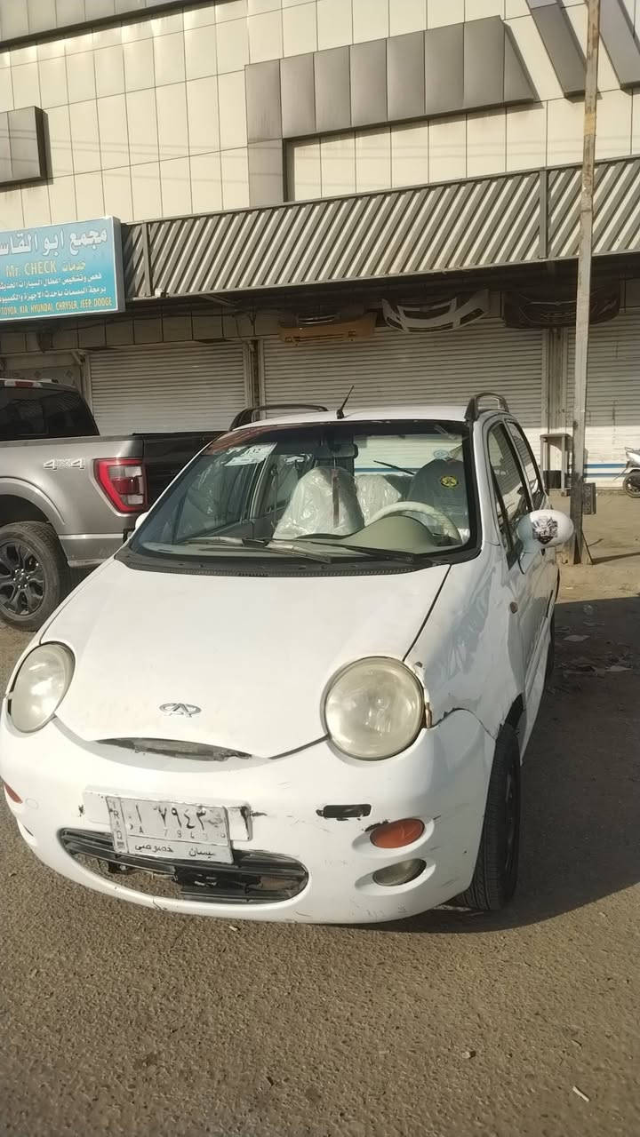 السلام عليكم شباب كيو كيو للبيع السعر 28 سياره جاهزه مكان العماره رقم التلفون ***********
