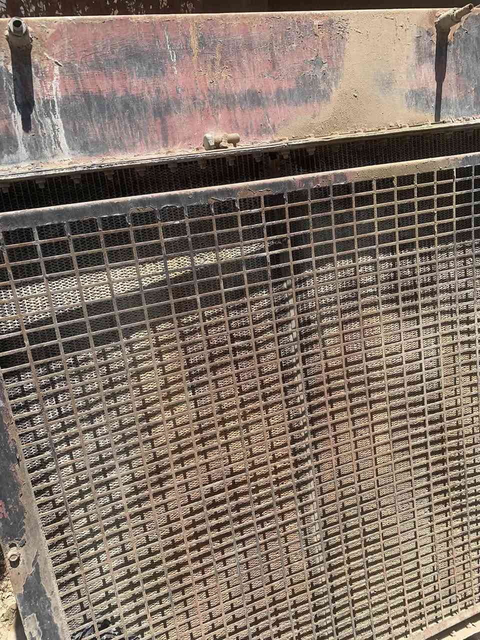 راديتر مع كولر  مستعمله ٢٠٠ الف ما سكانيه اكبر حجم
