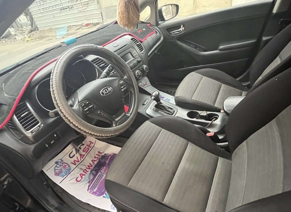 السلام عليكم عندي كيا فورتي موديل 2016 محرك 2000 تحكم ستيرن وارد امريكي حادثه بين الباب والجاملغ الايسر شواصي الغود مكفوله رقم بغداد الماني مشروع وطني العنوان بغداد السعر 90 غير متواجد على الفيس للاستفسار الاتصال على الرقم ***********
