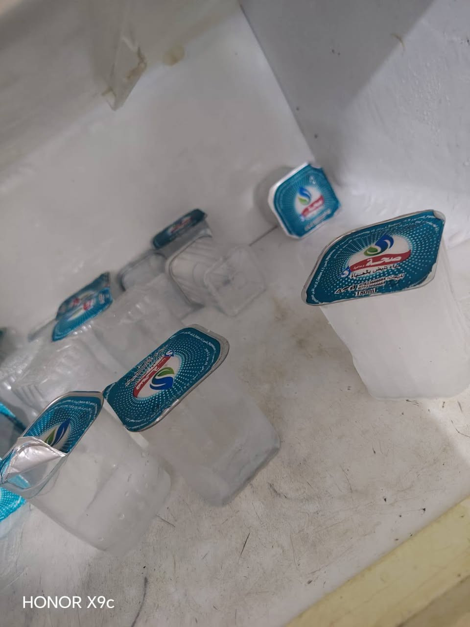 سلام عليكم للبيع ثلاجه كريازي ومجمده حجم وصط وبراد مكان حله أبو خستاوي شراي يتصل ***********
