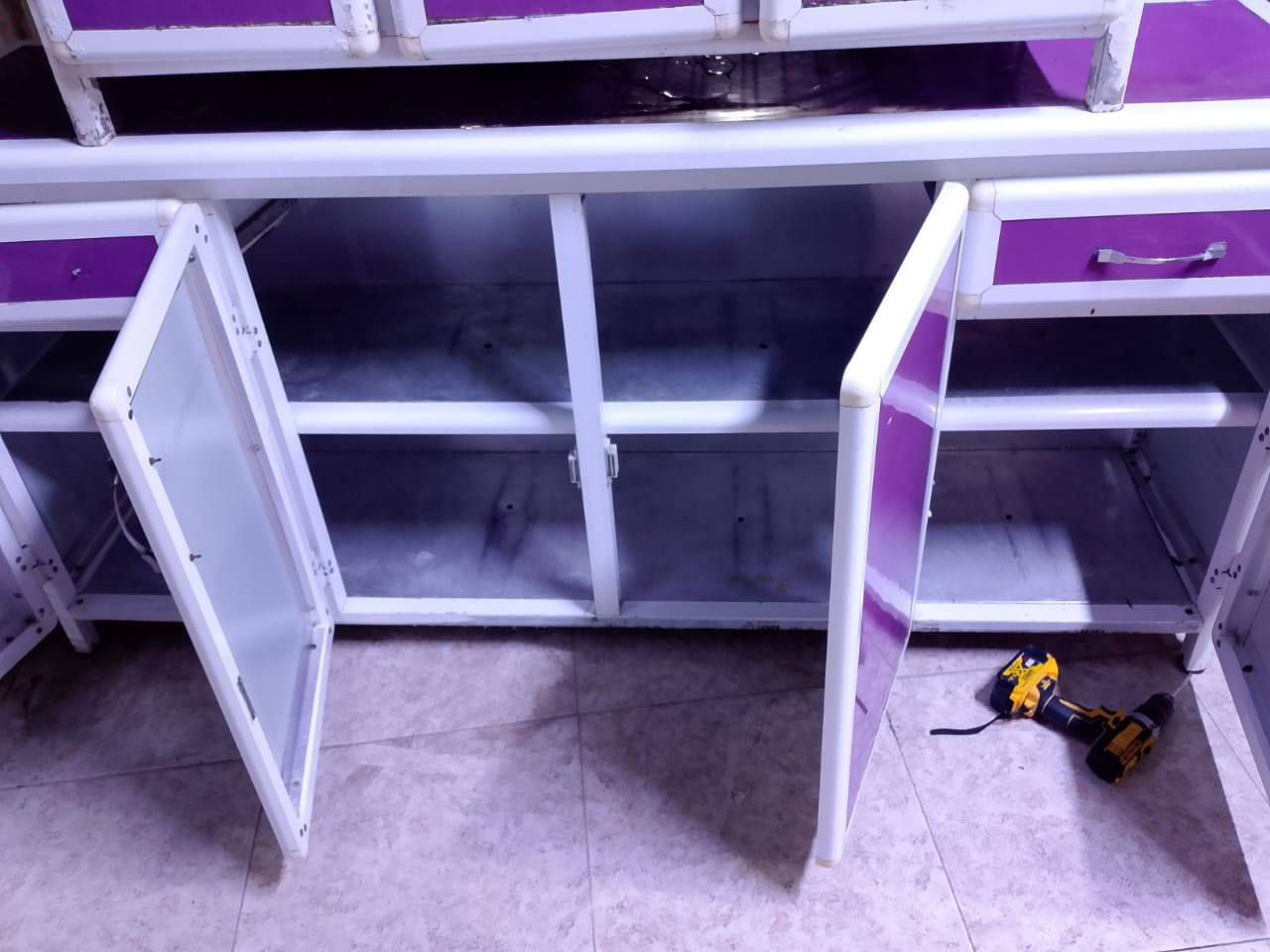 كونتر للبيع بسعر جدان مناسب واتساب ***********
