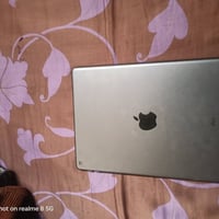 أيباد 9 ذاكرة 64 نضيف كلشي ويا كورتونتة بطارية 90  مكاني بغداد الدورة ...