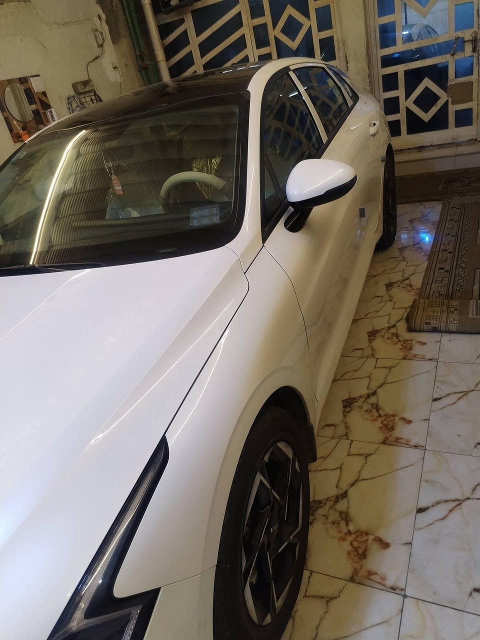 سلام عليكم كيا k5 موديل 2026 خليجي من شركة كيا الدوليه للبيع او مراوس كامري حديث
رقم بصره بأسمي شهداء محرك 2500 ماشيه 5 آلاف كم بعد لها 11 تبديلة  دهن مجانيه كفاله 5 سنوات بانوراما كشن جلد تشغيل عن بعد تبريد قطعتين و بقية المواصفات المعروفه السعر 235 ورقه مجال قليل للتواصل *********** فيه وات ساب
