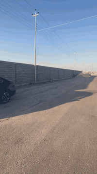 اثنين دونم ثاني قطعه من السايدين
الواجهه الدونم الواحد 25 متر نزال 100مً 
السعر 165 مليون قابل للتفاوض 
طابو زرعي سند 25✅
📍الدورة عرب جبور  شارع السادين جوهرة 
للاستفسار ***********
