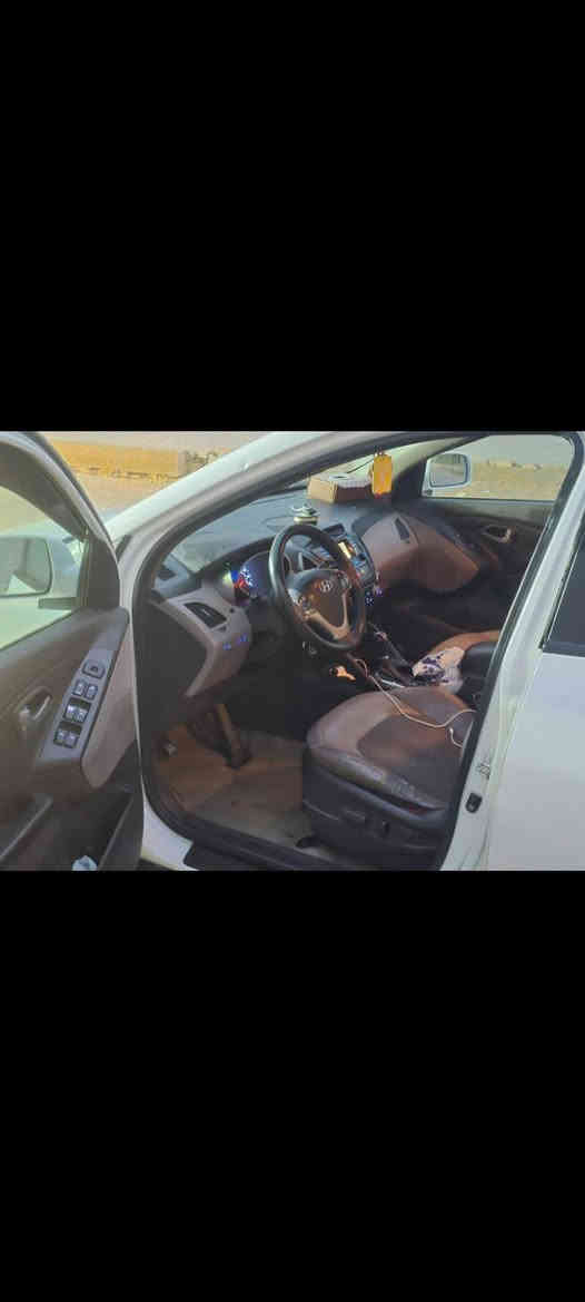 توكسان موديل 2015 وارد امريكي محرك GDi
تخم تاير جديد صدر جديد العنوان غزاليه شارع المرور مكلف بالنشر  التواصل على الرقم ***********
