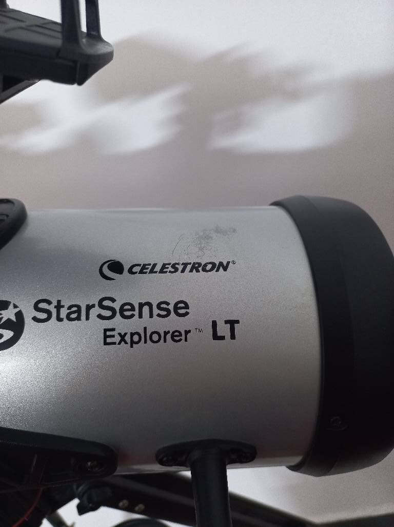 تلسكوب للبيع 

- تلسكوب CELESTRON StarSense 114AZ 

- نوع التلسكوب: عاكس نيوتوني (Newtonian Reflector)

- المواصفات الأساسية
قطر العدسة (Aperture): 114 مم (4.5 بوصة)
البعد البؤري (Focal Length): 1000 مم
النسبة البؤرية: f/9

-العدسات العينية (Eyepieces)

العدسة الأولى:
البعد البؤري: 25 مم
التكبير: 40×

العدسة الثانية:
البعد البؤري: 10 مم
التكبير: 100×

عدسة بارلو (Barlow): تكبير 2× (تضاعف التكبير)

-السعر 280 الف وبي مجال حلة, بابل


**إذا كنت صاحب هذا الإعلان وتريد حذفه لأي سبب، رجاءا أرسل رسالة إلى الدعم الفني**
