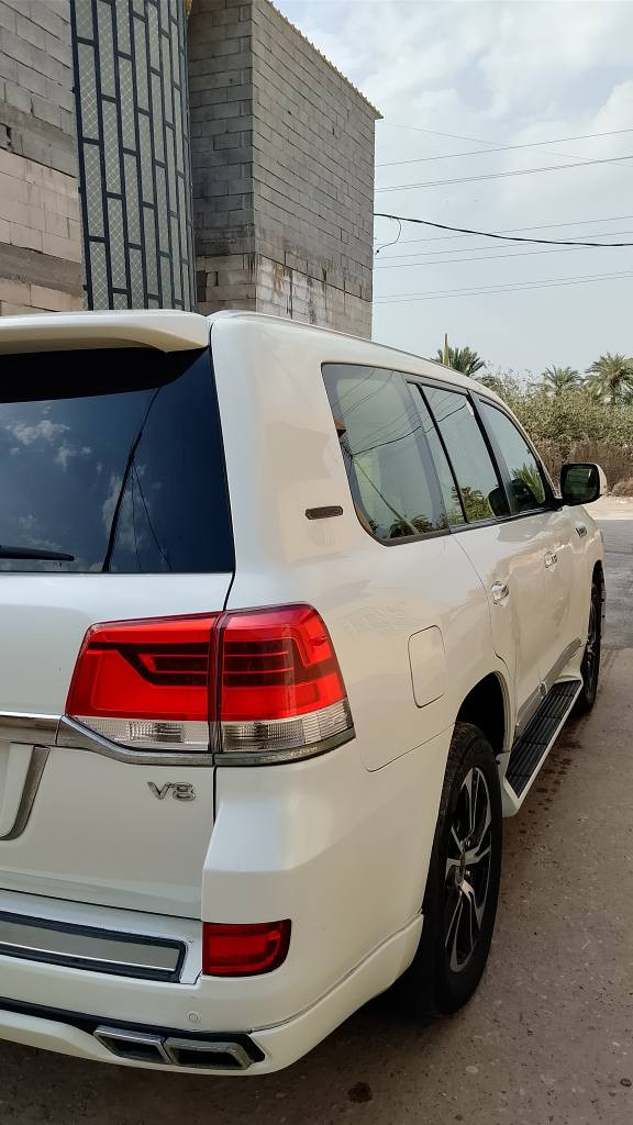 لادكروز للبيع موديل 2011محدث2021داخل وخارج تحديث واحد عله واحد ملاحضه 
صبق جاملق امام لصفحتين وا بنيد تبديل باب خلفي كيلو متر 188حقيقي قابل لزياده كير ومكينه كفاله عامه 6سلندر 3000 رقم سيارا 14البصرة 
السعر 315
رقم الهاتف *********** البصرة, العراق
