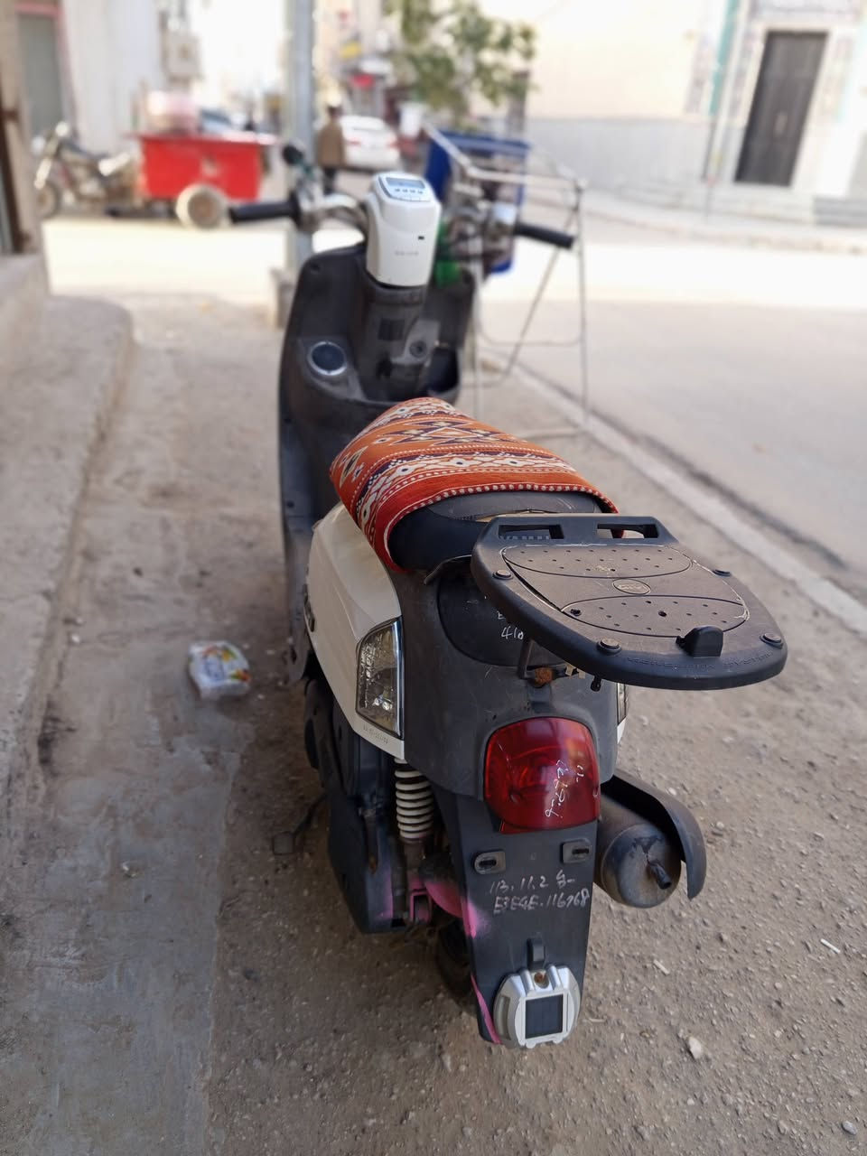 سلام عليكم شباب.
دراجة ماكس بوليس البيع صارله عندي 3 اشهر الله شاهد 
بعده جديده والله العظيم تجي وشوف سبب البيع محتاج فلوس.  تجي تفحص وين مايعجبك.  السعر مليون 
الاستفسار. ***********
