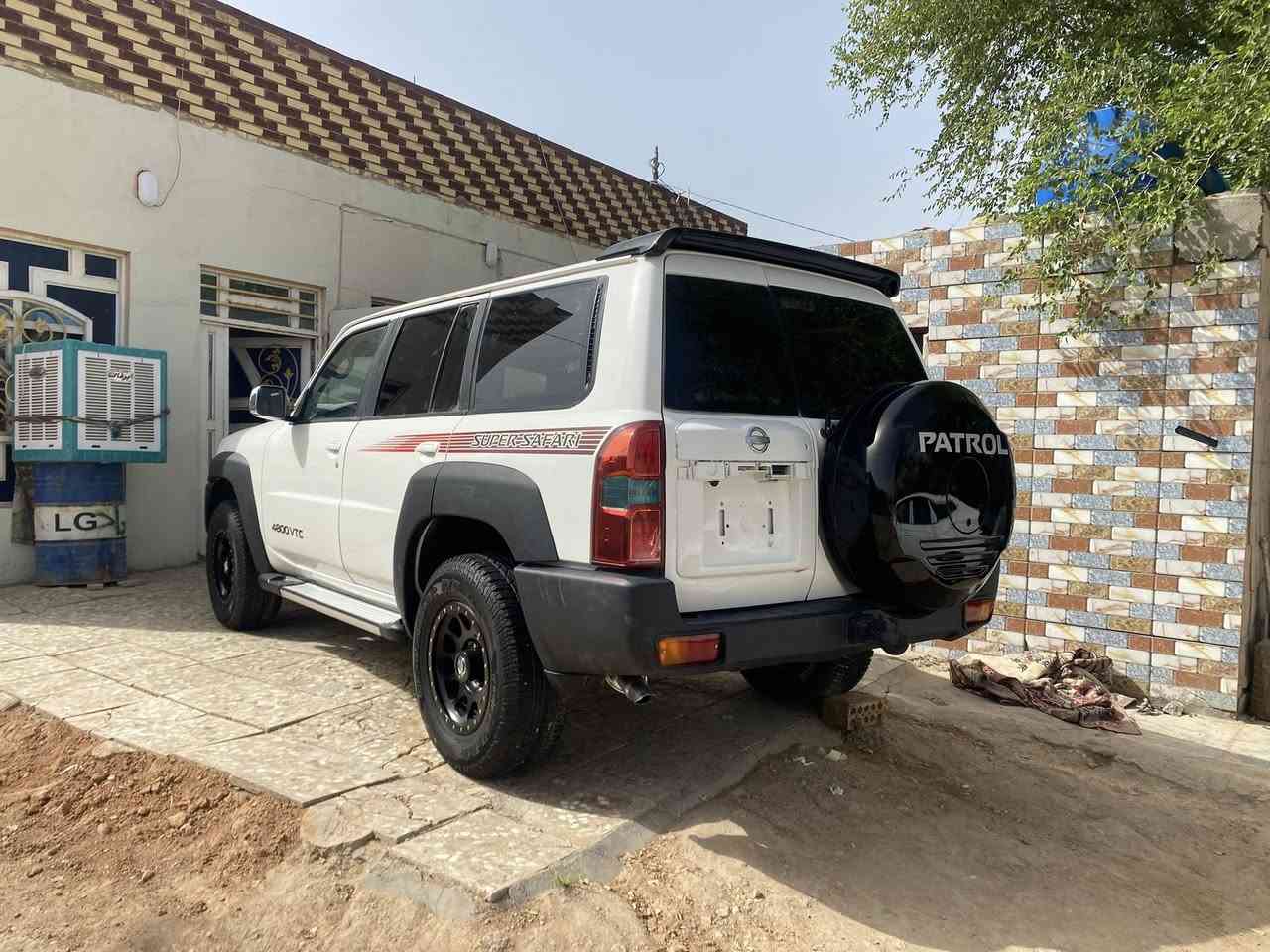 السلام عليكم للبيع نيسان باترول ٣٠٠٨ مزاد وزاره الداخليه معمره وجاهزه الرقم ع المشتريالعنوان النجف موبايل ***********
