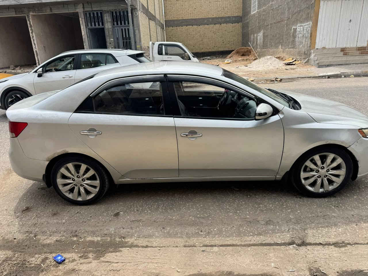 السلام عليكم
للبيع سيراتو موديل 2013 ادوات كصه جنطه 

متوئم ارقام وسنويه شرط الحاسبه السياره جاهزه ما ناقصها برغي تبريد ثلج كير محرك حداديه كفاله مكانها كربلاء 

لاستفسار ‭0771 687 7804‬
