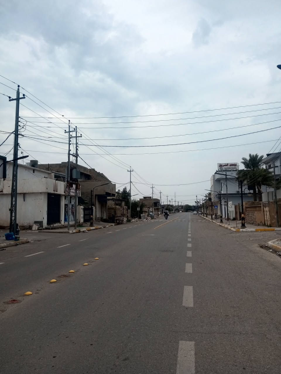 🛑 أعلان 

دار طابقين للبيع ملك صرف 

🌍الموقع مميز جداً حي اقصو قرب معهد الشروق و الفلكه على شارع الرئيسي 

المساحة 100 متر 

واجهة 7.5 متر 

يتكون من أربع غرف ومطبخ واستقبال فول سيراميك 

نظام دكت تبريد مركزي👉

☎️ للاستفسار اتصل ***********

أو مراجعة المكتب الكائن شارع العام بأتجاه بغداد مقابل حلويات علي الحمداني وصيدلية سما طوز 
ومن الله التوفيق 🏡
