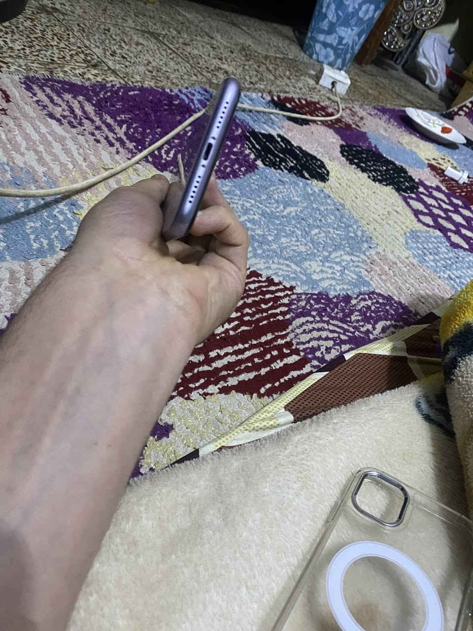 أفون 11عادي الجهاز فقط مبدل شاشه وبطارية أصليات فقط الرقم *********** التواصل فقط واتساب  المكان دورت ميكانيك السعر 150 وبي مجال
