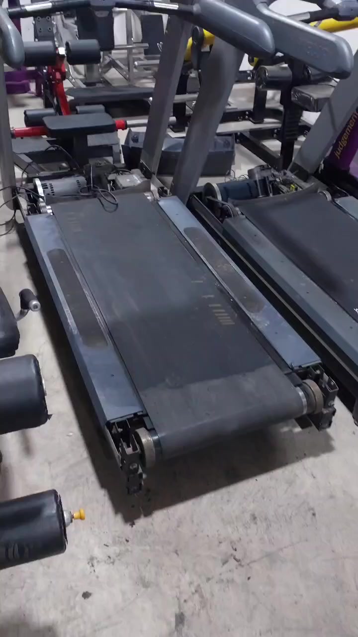 جهاز ركض بريكور أمريكي 
أدوات سعره 100 دولار جهاز شغال بس يرادله صيانه 
نقل موجود مكان سليمانية 
*********** واتساب 
*********** واتساب
