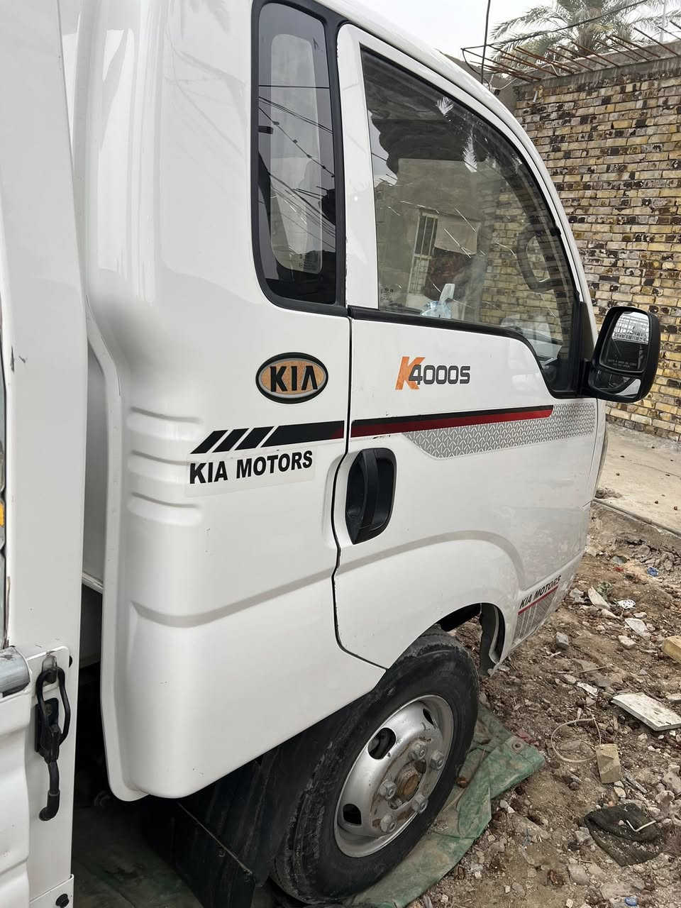 السلام عليكم كيا فحل موديل 2020 رقم بغداد مكفوله  تبريد شغال  تحويره جاهزه رقم بغداد محرك 4000مفتوح لاتنقيص ولاتبخير مكاني الحلة ***********. السعر 160 وبيه مجال 
‭  0782 892 7113
