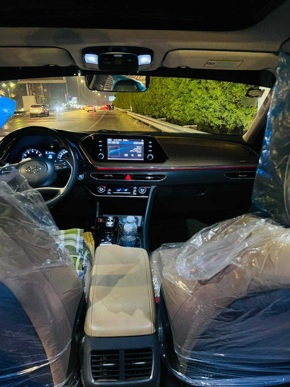 سوناتا ٢٠٢٣ لون ابيض رقم بغداد
وارد خليجي مكفول عدا بارد بسيط بهلال الجاملغ الخلفي موجود بالصور
سيارة باسمي تحويل ثاني يوم 
ماشيه ٧٠ الف كيلو متر
مواصفات
سيارة بانوراما اعلى موصفات 
محرك  (٢.٥ )اربعة سلندر
شاشه كار بلي 
تحكم بل منحدرات
اوتو هولد
كروز تثبيت سرعة
كشنات الأمامية  كهرباء
خمس وضعيات قياده
دخول ذكي
تشغيل عن بعد
كامرا خلفية
حساسات خلفية
حساسات اماميه 
مري كهرباء شفط
كير دكم
بردات خلفية بلادي
كشن جلد بلادي
شفتات ستيرن رياضية
سايد بريك كهرباء
قطعتين تبريد
 ويل ١٨ رياضي السعر ٢٠٩ وبي مجال بسيط
*********** بغداد, العراق
