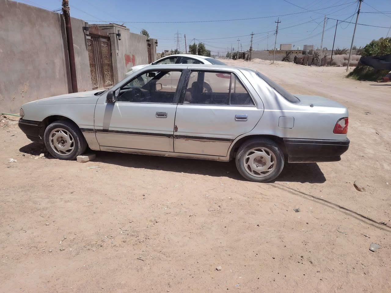 سلام عليكم سياره سوناته للبيع مديل 92 سياره نضيفه وجاهزه كير ومحرك مكفولات رقمه ألنبار راعيهه موجود نكره سلف ترايك وين ماتريد ألسعر (26وبيهه مجال) مكاني نجف شارع كربله عمود 130 باقي التفاصيل علخط ***********
