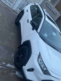 راف4 XLE • ٢٠٢٠ • حادث خفيف