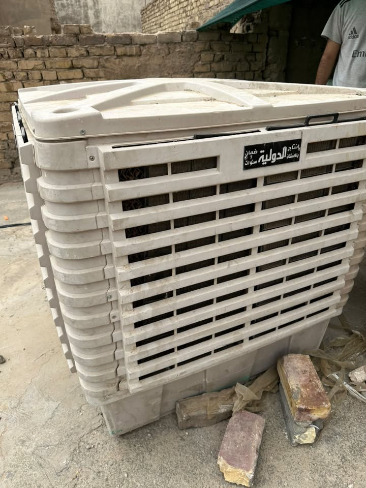 مبرده الدوليه حجم ضخم تبرد قاعات ومحلات كبيره نضيفه بيهه ضمان ٧ سنوات وباقي ٥ سنوات ضمان ماطور باكستاني نضيفه وشغاله دبل واتر بم وتغسل نفسهه للبيع سعر 500
التواصل ع رقم 
***********
