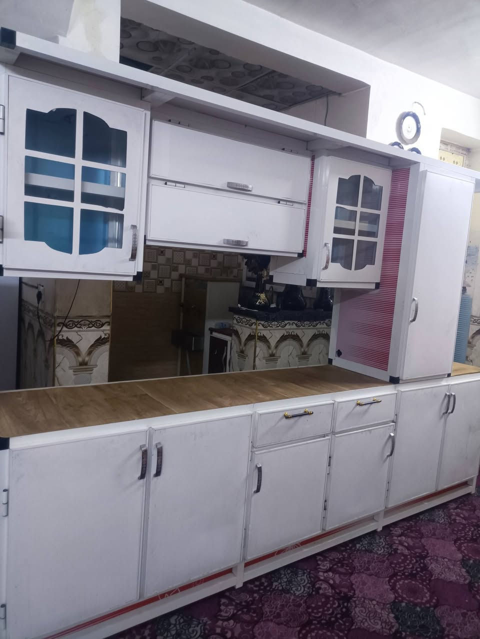 كاونتر تفصال ٤قطع المنيوم بدون ضرر
الكاونتر ٣امتار والسنك متر و٣٠
مكاني بغداد منطقه الرشاد 
***********
