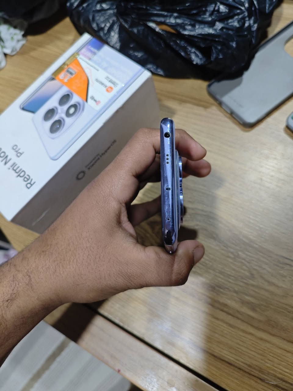السلام عليكم جهاز ريدمي نوت 14برو 5Gالجهاز اخو الجديد استعمال اقل الشهرين ذاكره512 الجهاز مكفول لا مفتوح ولا ملعوب بي الجهاز كدام عينك نضيف مال جناي السعر375 وبي مجال للطيبين العنوان حمدان الرقم***********راسلني وتدلل
