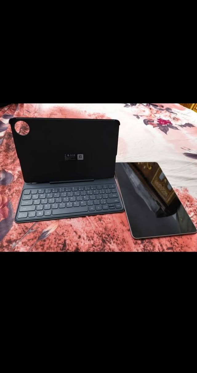 سلام عليكم honor10 جديد مع هدية كيبورد
سعر 450بي مجال /***********
