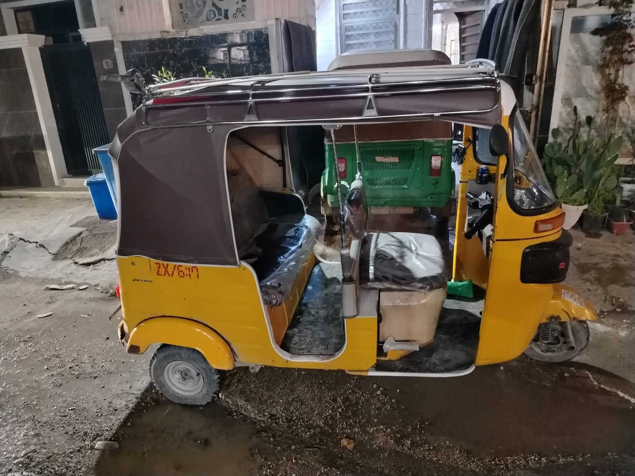 تكتك 20شهر 12 للبيع تكتك مرقمه نضيفه  خير من الله تكتك لا صبغ ولا تعمير خير من الله محرك مكفول   السعر 7250وبيهة مجال مكاني الدورة شارع ٦٠
***********
