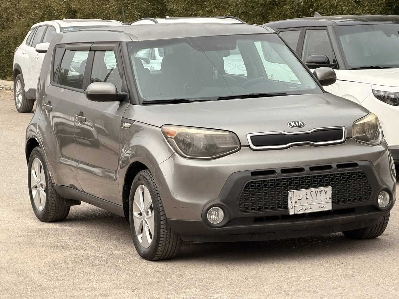 كيا صول ٢٠١٤
مواصفات عاديه 
لون نفطي 
رقم بغداد تحويل مباشر 
سياره وارد امريكي 
حادثه باين وهنا صار بيه 
بابين وجاملغ بدون دواخل 
واكو جراد شويه بيه 
السعر ٨٩  
مكاني بغداد زيونه 
***********
