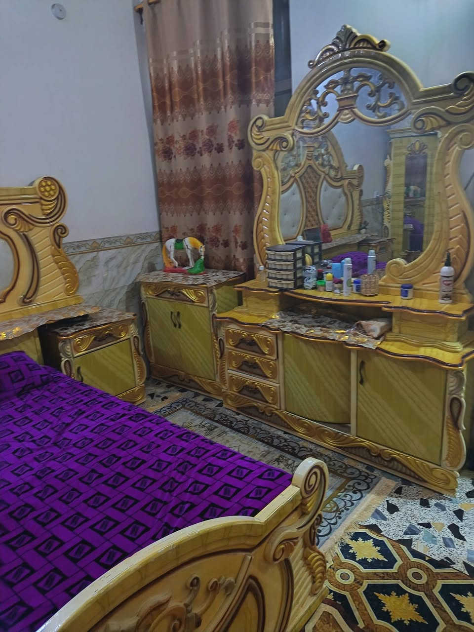 غرفة نوم خشب عراقي تصميم تركي مستملة نضيفة سعر 650
رقم واتساب ***********
