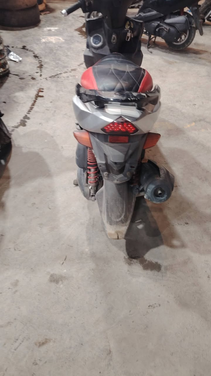 سلام عليكم دراجه جيتي ار بيع كفاله عامه جيب فيتر وياك وتعال مكاني بغداد الكاضميه السعر مليون و١٠٠ وبيهه مجال ***********
