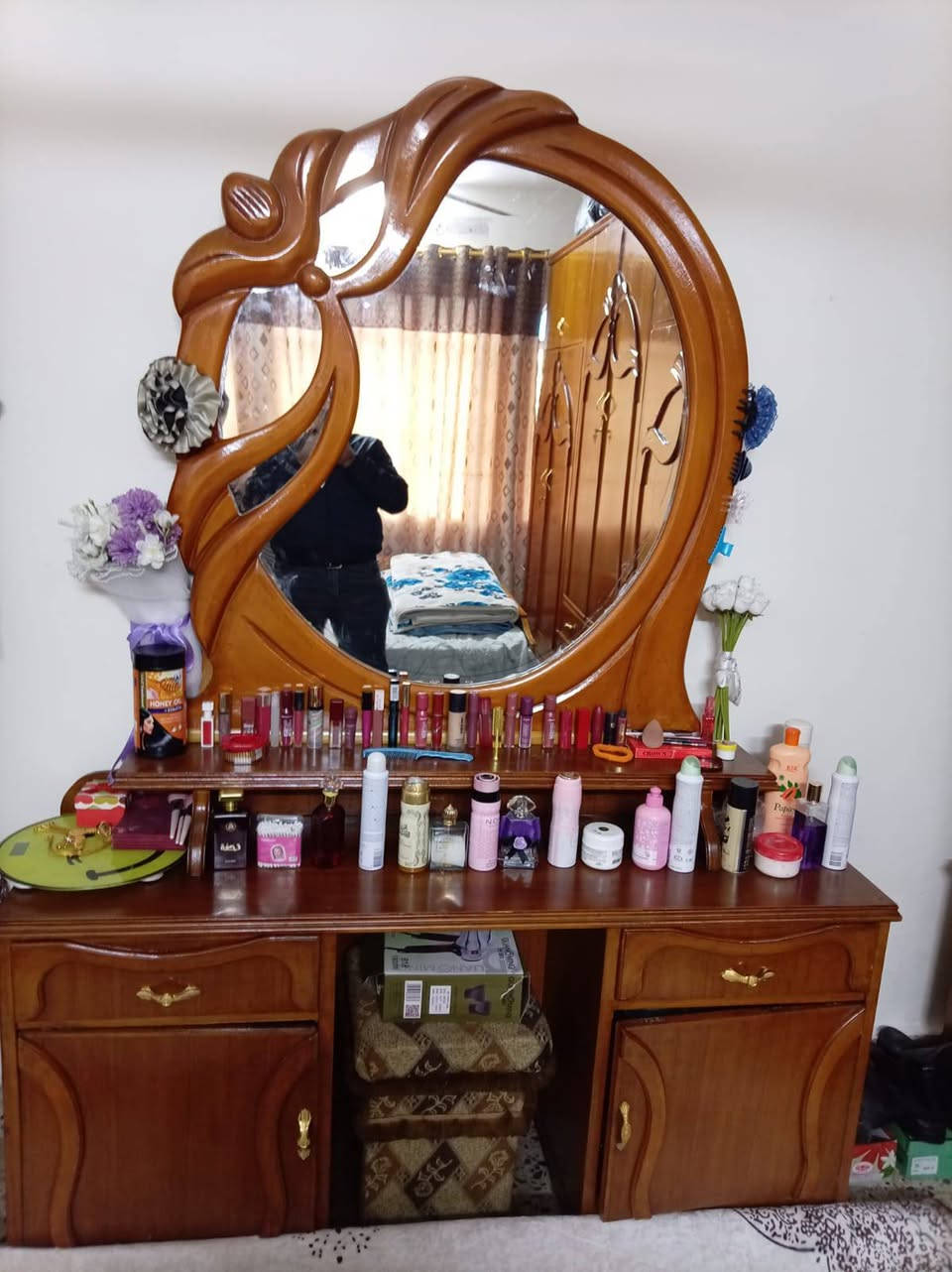 غرفة نوم صاج عراقي ثقيل ونظيفه للبيع .حي السكر ٧٥٠ قفل ..الهاتف ***********
