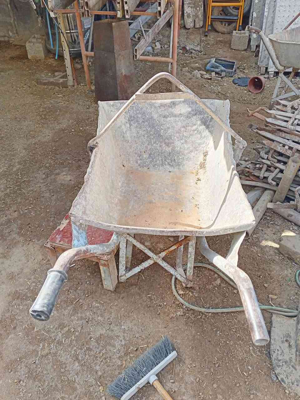 السلام عليكم.ونج عدد 2 الصنع ايطالي الاصلي ابو الختم.مع كافة محتوياته كما موضح بالصورة للبيع..سعر الونج.الواحد 750الف دينار ..والشراي يدلل.


**إذا كنت صاحب هذا الإعلان وتريد حذفه لأي سبب، رجاءا أرسل رسالة إلى الدعم الفني**