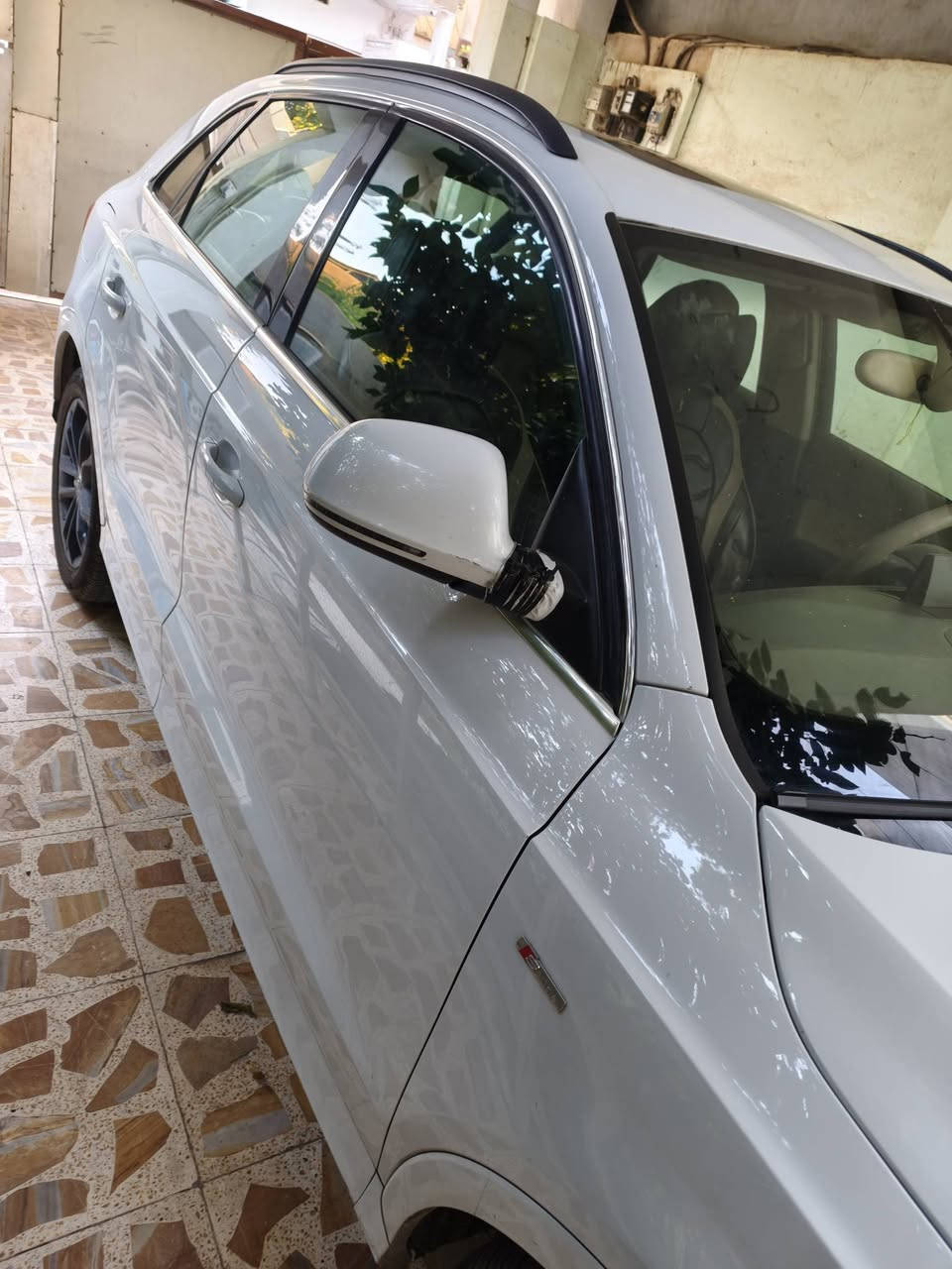 🚘 الموديل: Audi Q3 2013
🎨 اللون: أبيض
⛽ الوقود: بنزين
⚙️ المحرك: 2.0 TFSI تيربو
🔄 ناقل الحركة: أوتوماتيك
🛞 نظام الدفع: كواترو (دفع رباعي)
📍عداد المسافة: 253,000 كم
السيارة تتميز بأداء قوي وثبات ممتاز على الطريق، مع راحة وفخامة معروفة من أودي. السيارة بحالة جيدة وجاهزة للاستخدام، ويوجد بها صبغ.
للمهتمين، التواصل على الخاص أو الاتصال واتساب 
***********
