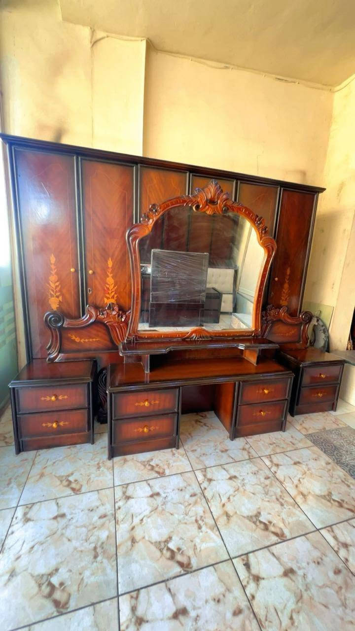 ♦️♦️ #عرض #مميز – #غرفة #نوم ماستر كلاسيك 
♦️♦️#غرف #نوم نظيفة جداً وتصميم حديث، جاهزة للاستخدام فوراً بدون أي تعب أو تصليح غير قابل للتفاوض 
♦️خشب لاتيه ١٨  
 #مستعمل بحال الوكالة 
♦️ سرير مريح وثابت 
♦️ خزانة 6ضرف واسعة ومرتبة 
♦️ تسريحة أنيقة مع مرآة
♦️كمدينة عدد2
💥 جودة ممتازة وسعر مغري 💥
مناسبة للعرسان أو لأي حدا بدو يجهز بيته بسرعة وبأقل تكلفة
السعر #190دينار 🤗🤗
التوصيل والتركيب مجاني داخل عمان
خدمة معاينه عند تسليم دفع بعد المعاينة 
البيع المستعجل طلب على واتساب0786722273


**إذا كنت صاحب هذا الإعلان وتريد حذفه لأي سبب، رجاءا أرسل رسالة إلى الدعم الفني**